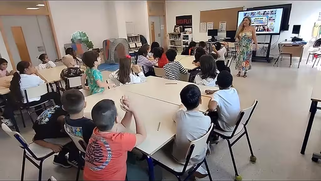 Presentación del programa Cibersabios en un aula