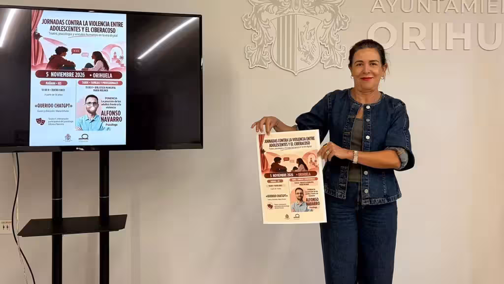 Orihuela to tackle cyberbullying with school theatre and a talk for families Presentation of the teenage violence and cyberbullying programme, with a poster and screen at Orihuela Town Hall.