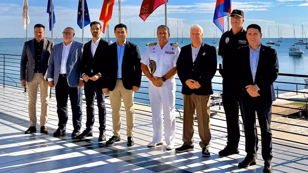 Gruppe bei der Vorstellung des Trofeo Centenario am Mar Menor